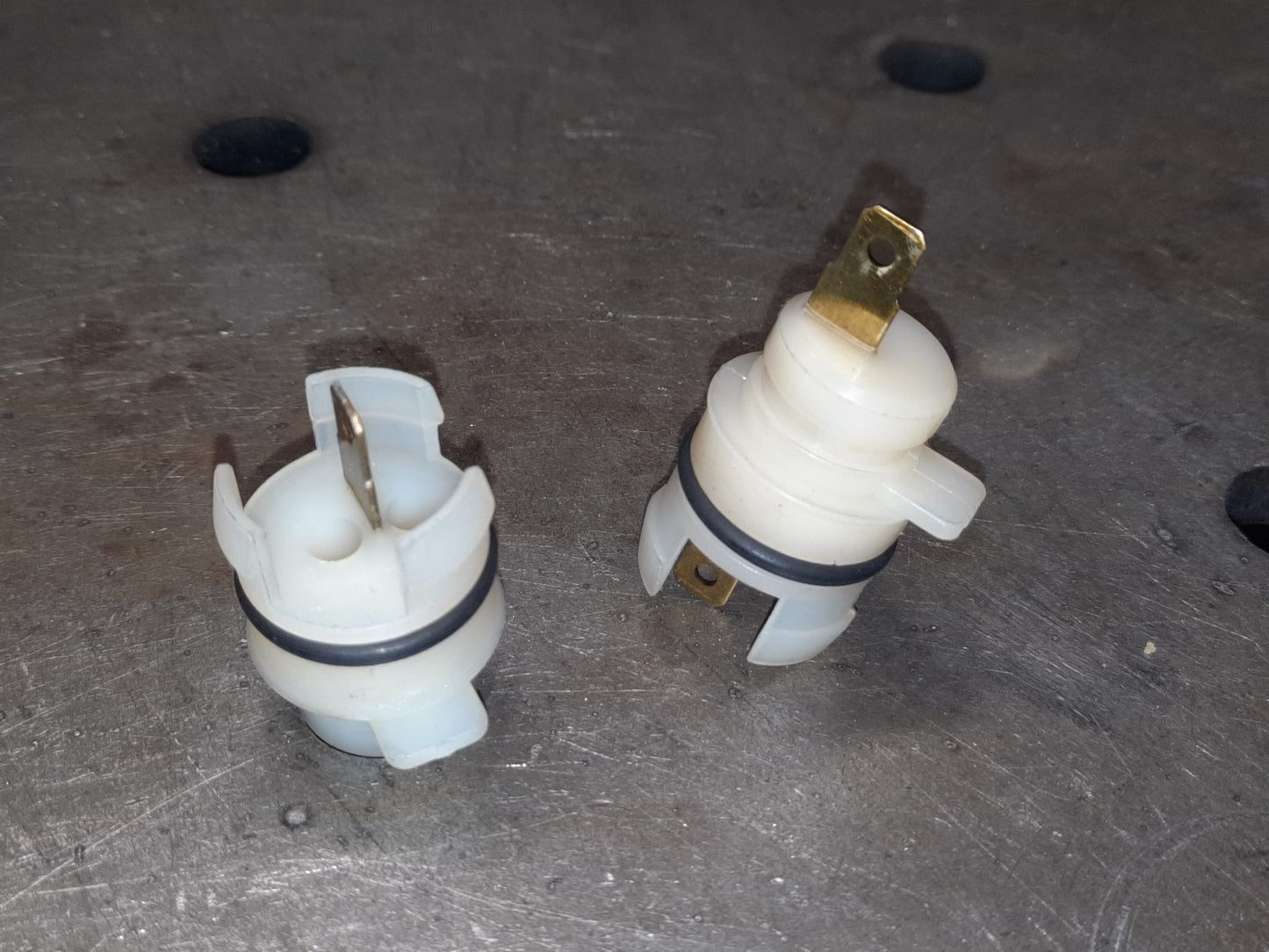 Th400 Case Connector