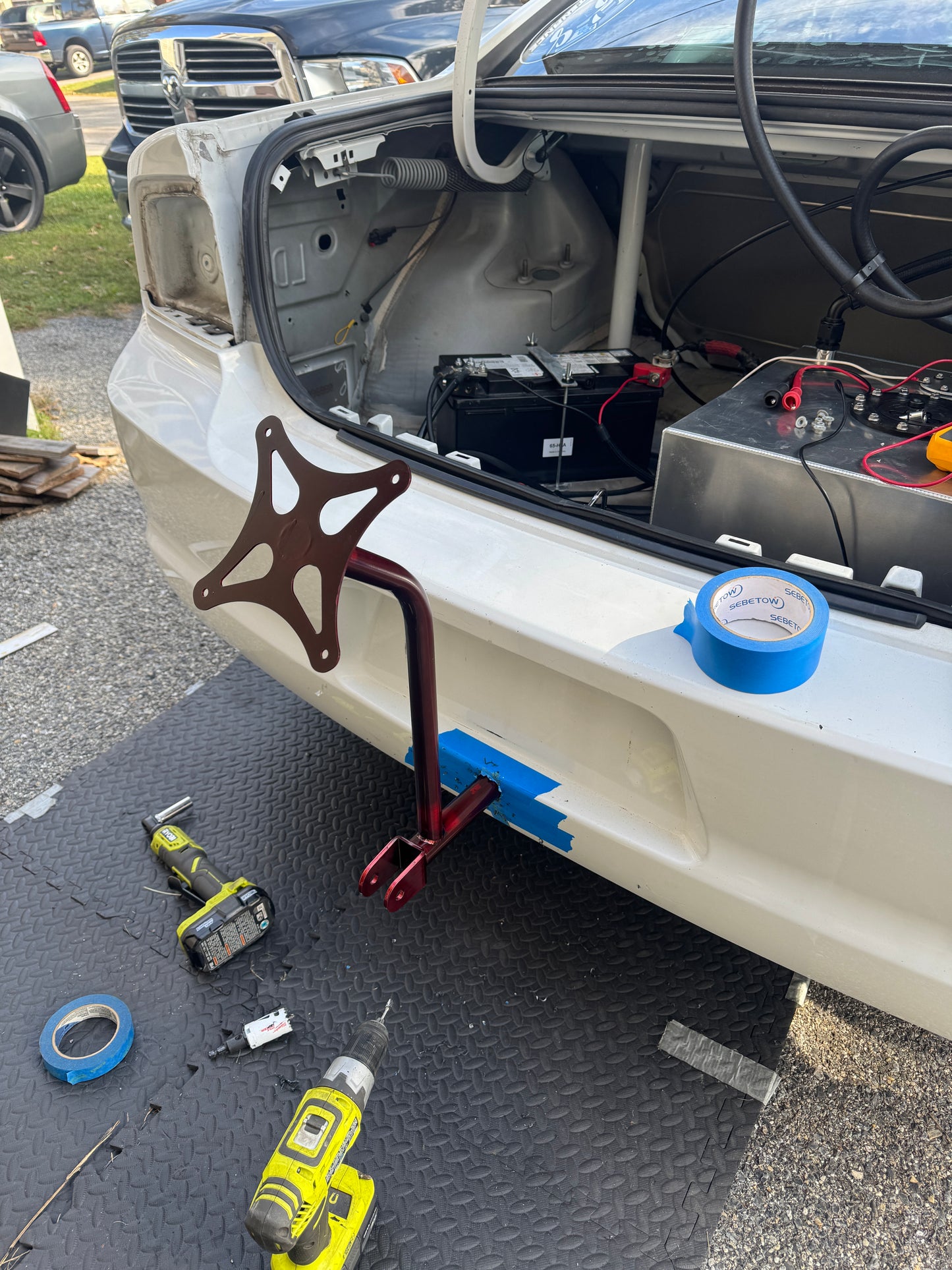 Charger Parachute mount 11-14